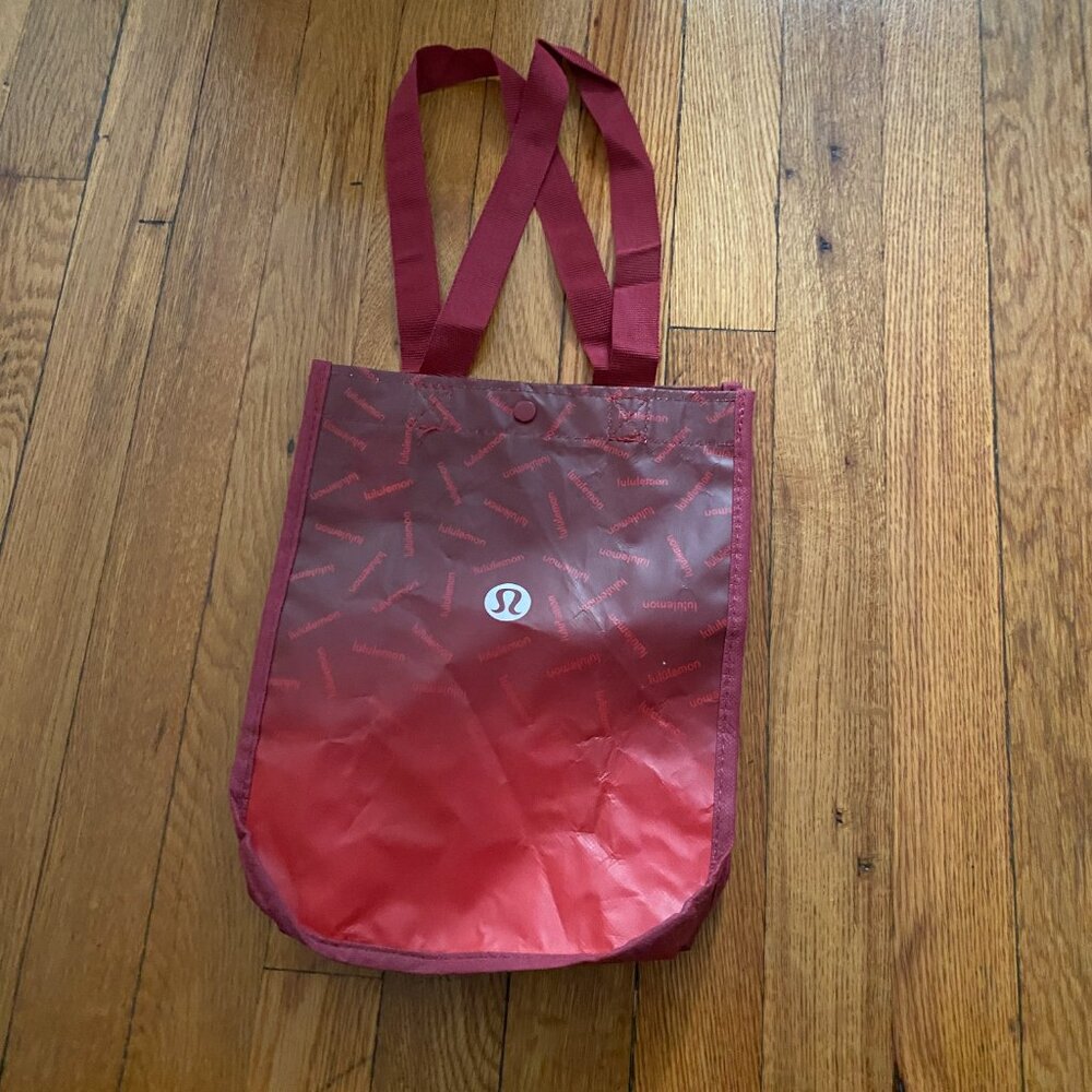 Lululemon Small Size Red Multiprint Recycled Bags Multipurpose Fall 1092708 - Picture 2 of 9